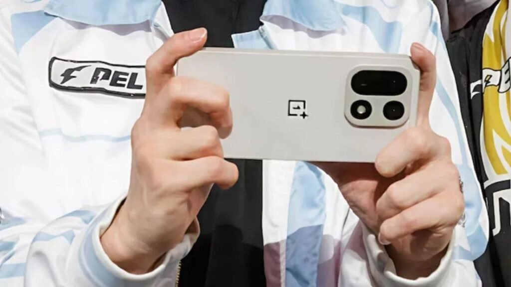 OnePlus New Smartphone 5G: 330MP कैमरा और 7000mAh बैटरी के साथ बना पावर और परफॉर्मेंस का बेजोड़ कॉम्बो! 1 OnePlus New Smartphone 5G: 330MP कैमरा और 7000mAh बैटरी के साथ बना पावर और परफॉर्मेंस का बेजोड़ कॉम्बो!